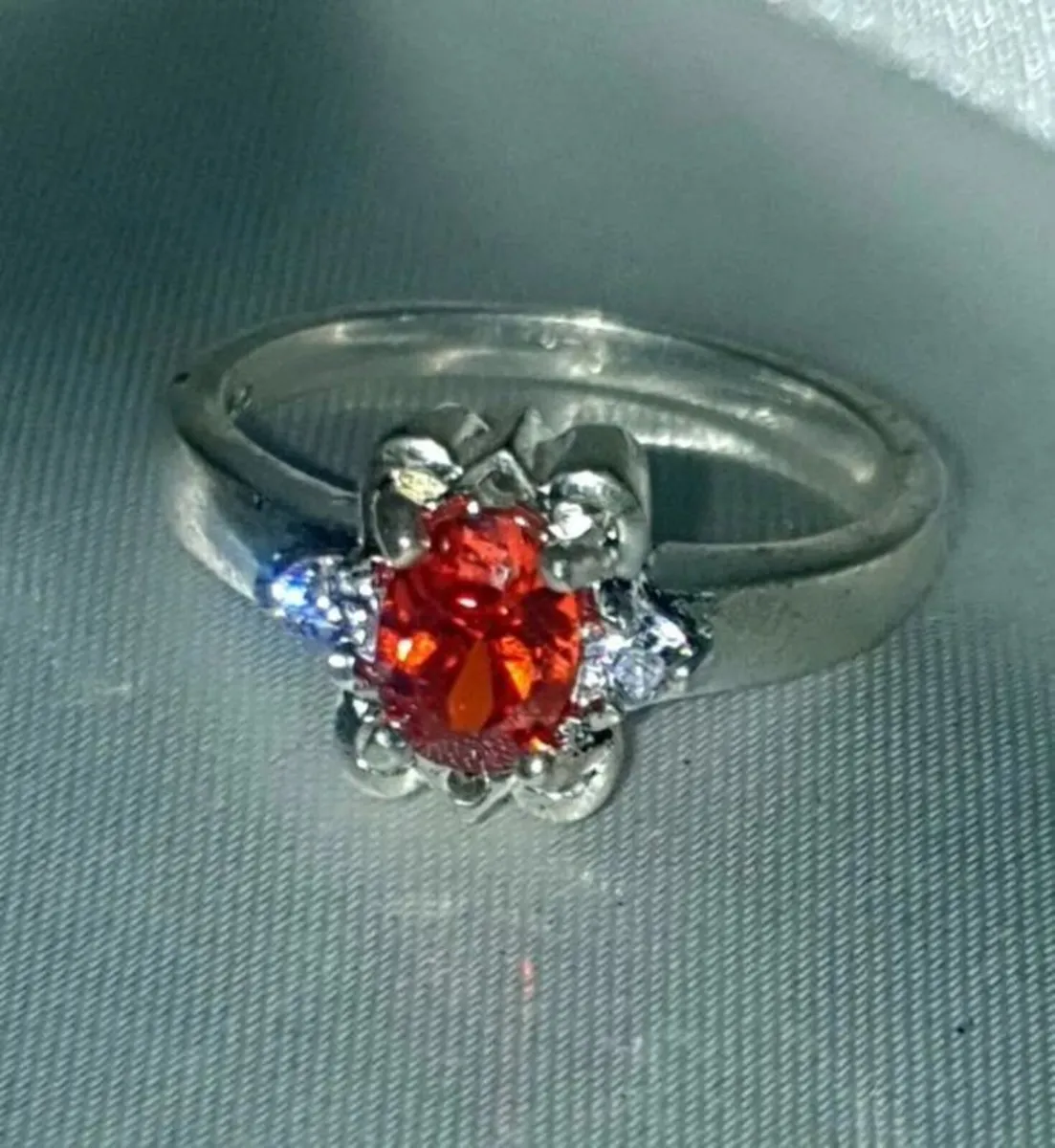 Pristine Vintage Hallmarked Sterling Silver Ring - Image 4