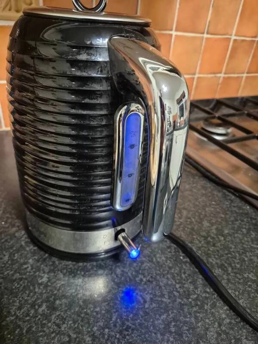 ELectric Kettle Russel Hobbs excellent condn - Image 2