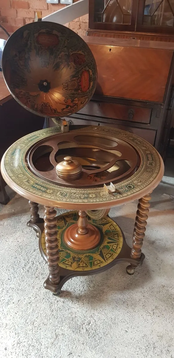 Globe drinks cabinet - Image 3