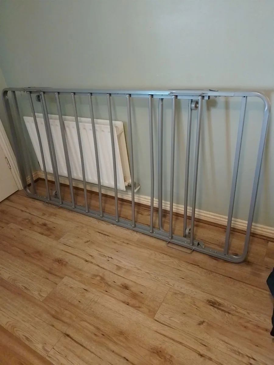 Single metal folding bed and mattress - Image 4