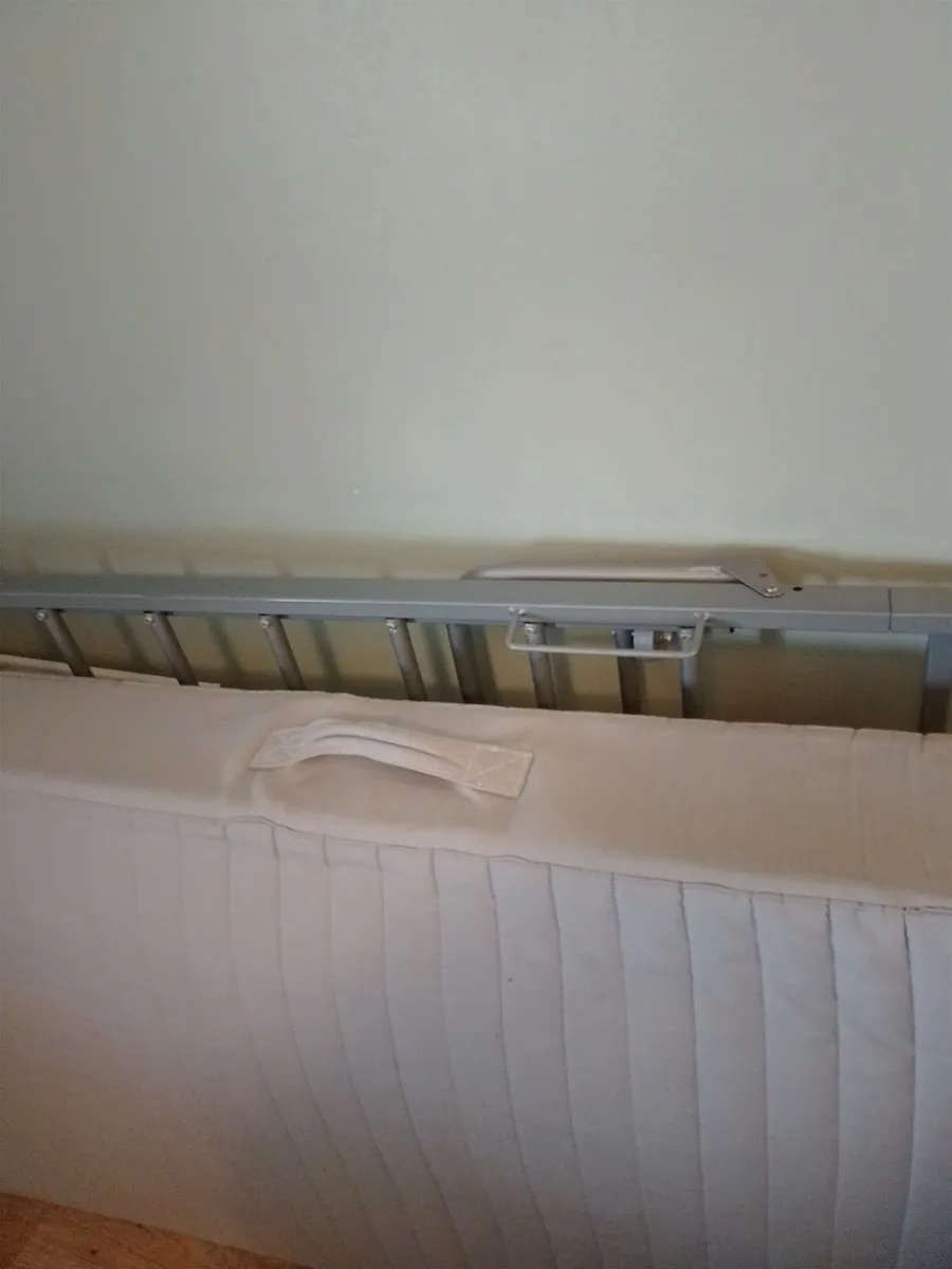Single metal folding bed and mattress - Image 1
