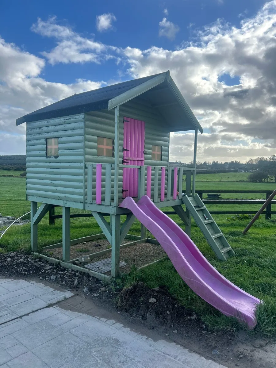Tree house - Image 1