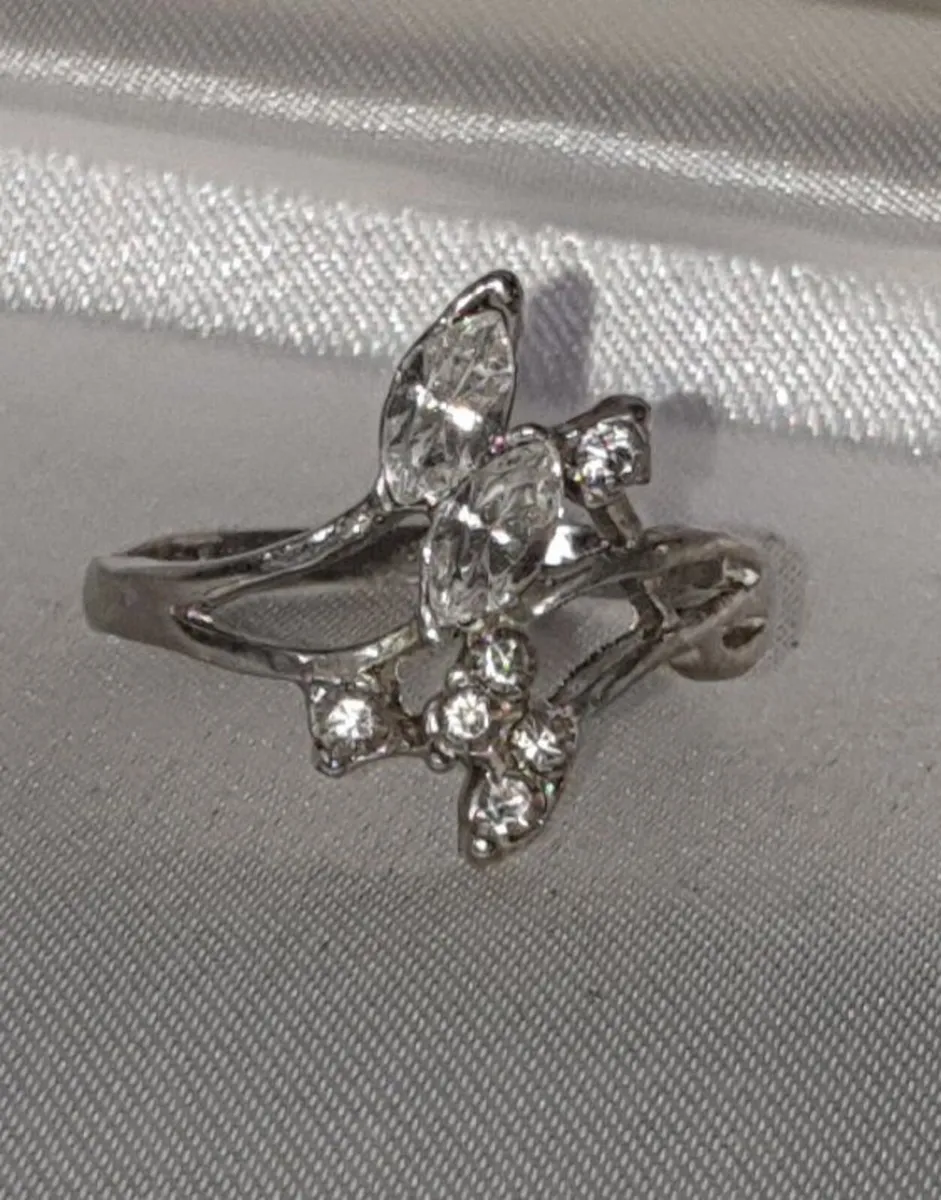 Vintage Silver & White Sapphire Ring Size 'P/7.5' - Image 1