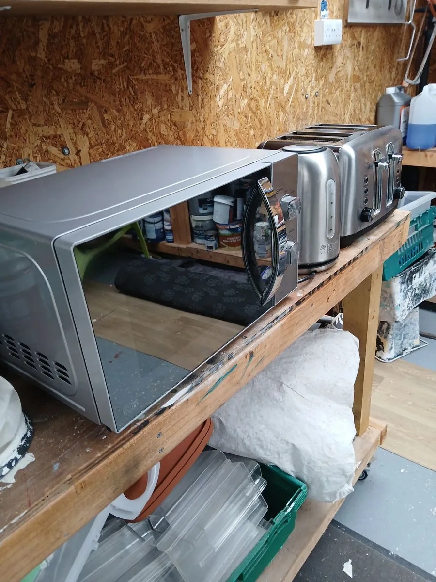 Microwave - Image 1