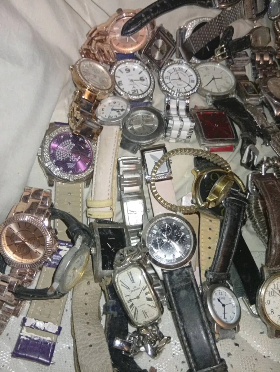 Job lot of watchs parts REPAIRS.... - Image 1