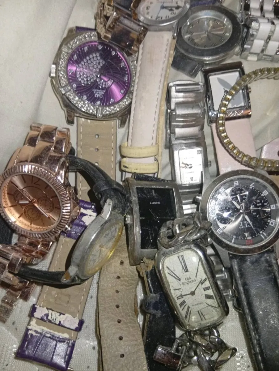 Job lot of watchs parts REPAIRS.... - Image 2