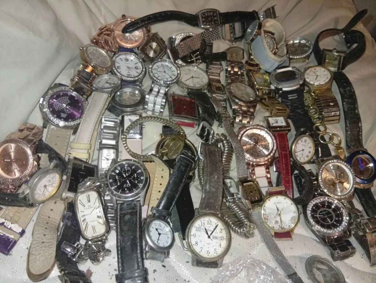 Job lot of watchs parts REPAIRS.... - Image 4