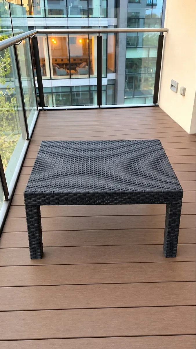 Outdoor coffee table