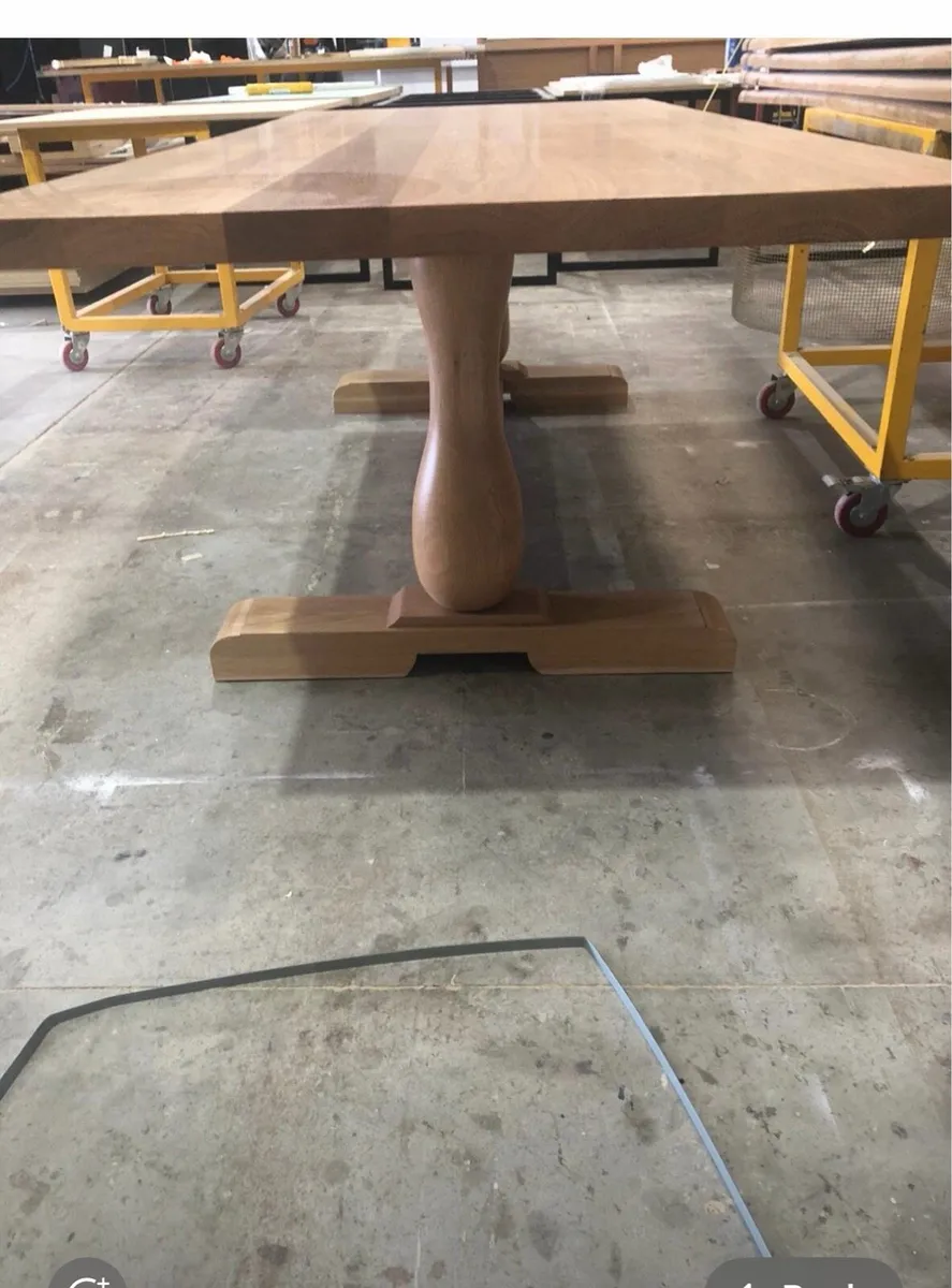 Solid American oak 8 seater table - Image 2