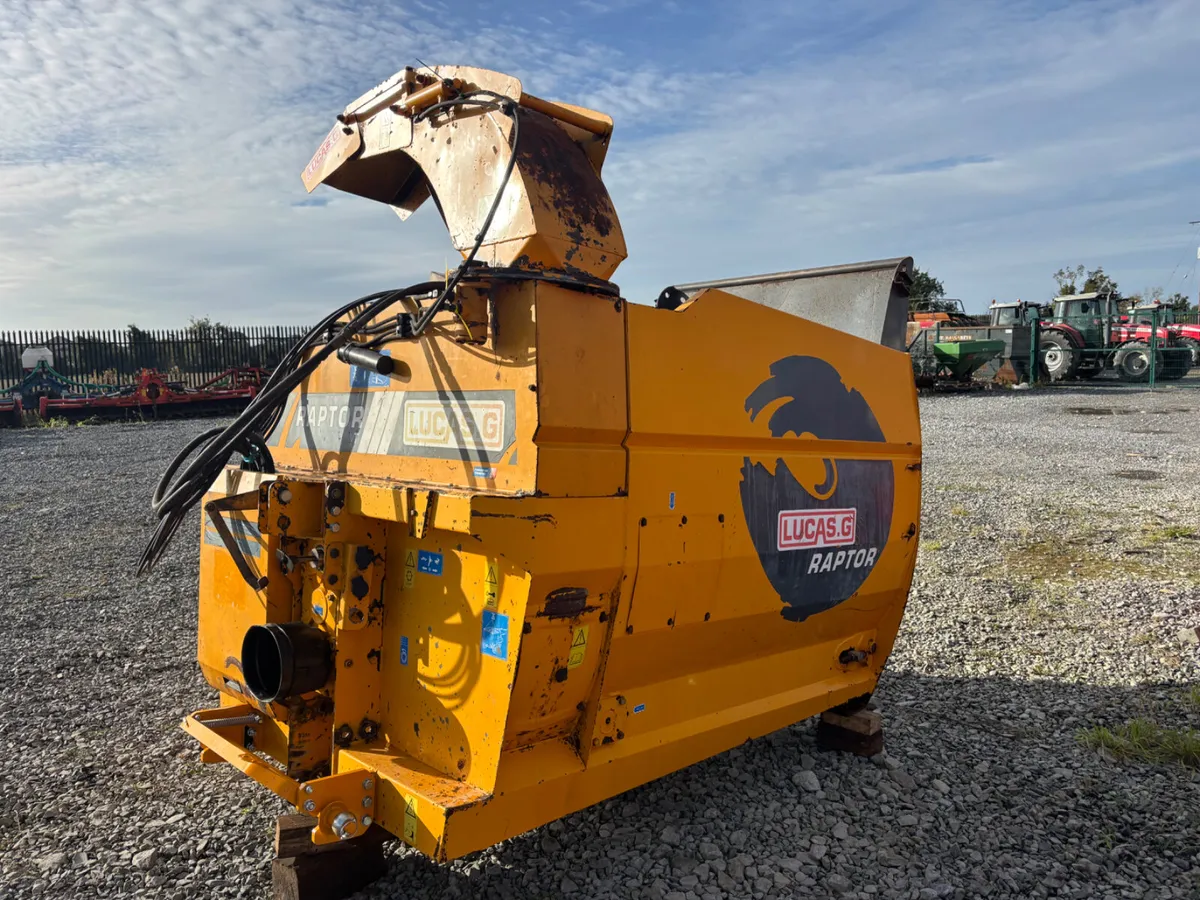 Lucas G Raptor straw bedder - Image 3