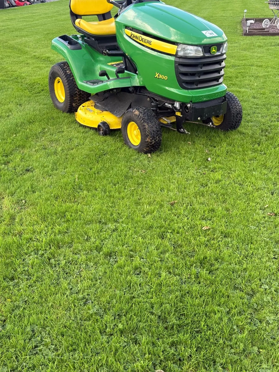 John Deere x300 ride on - Image 3