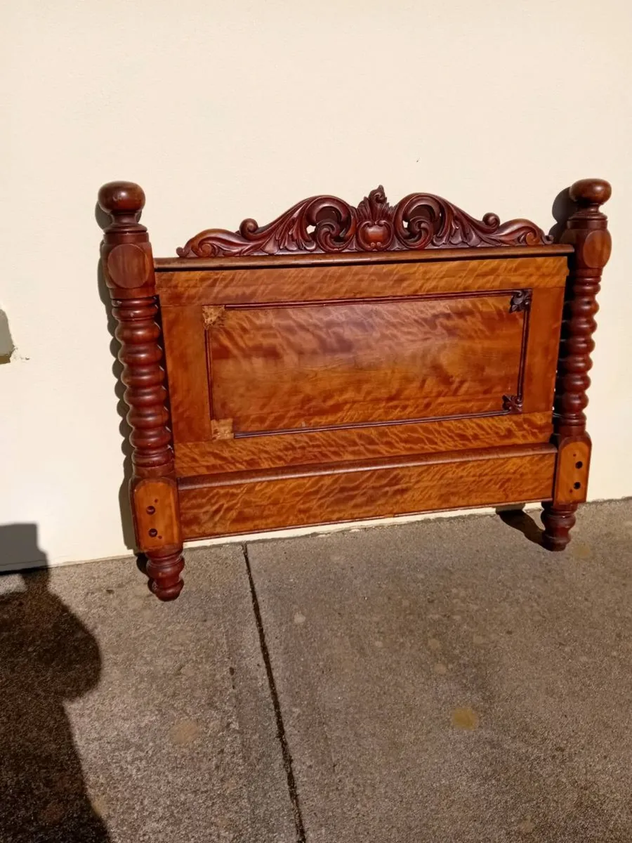Bed - Image 1