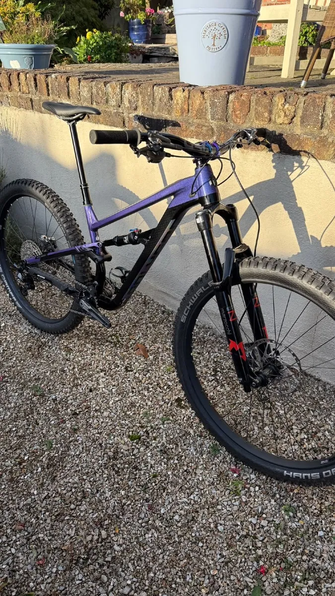 Polygon Siskiu T8 Custom Build Size Large - Image 1