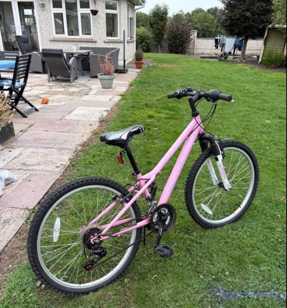 Girls bike - Image 1