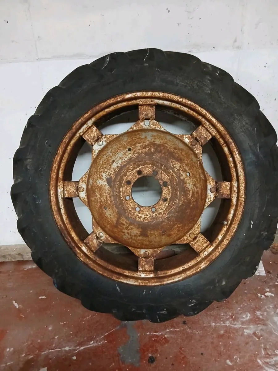 One tyre ahd Rim 13,6,12 38 - Image 1