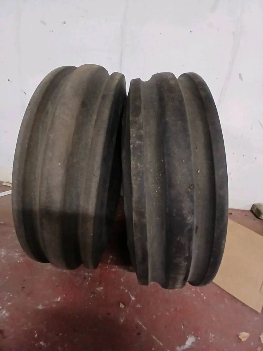 One tyre ahd Rim 13,6,12 38 - Image 2