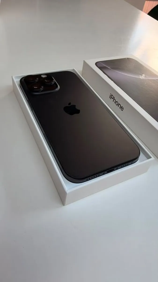 16 Pro Max iPhone Black Titanium 256GB - Image 2