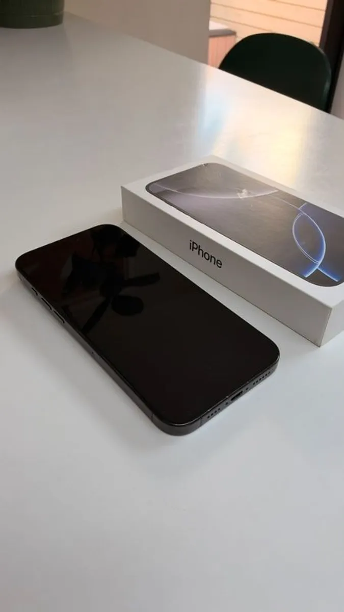 16 Pro Max iPhone Black Titanium 256GB - Image 3