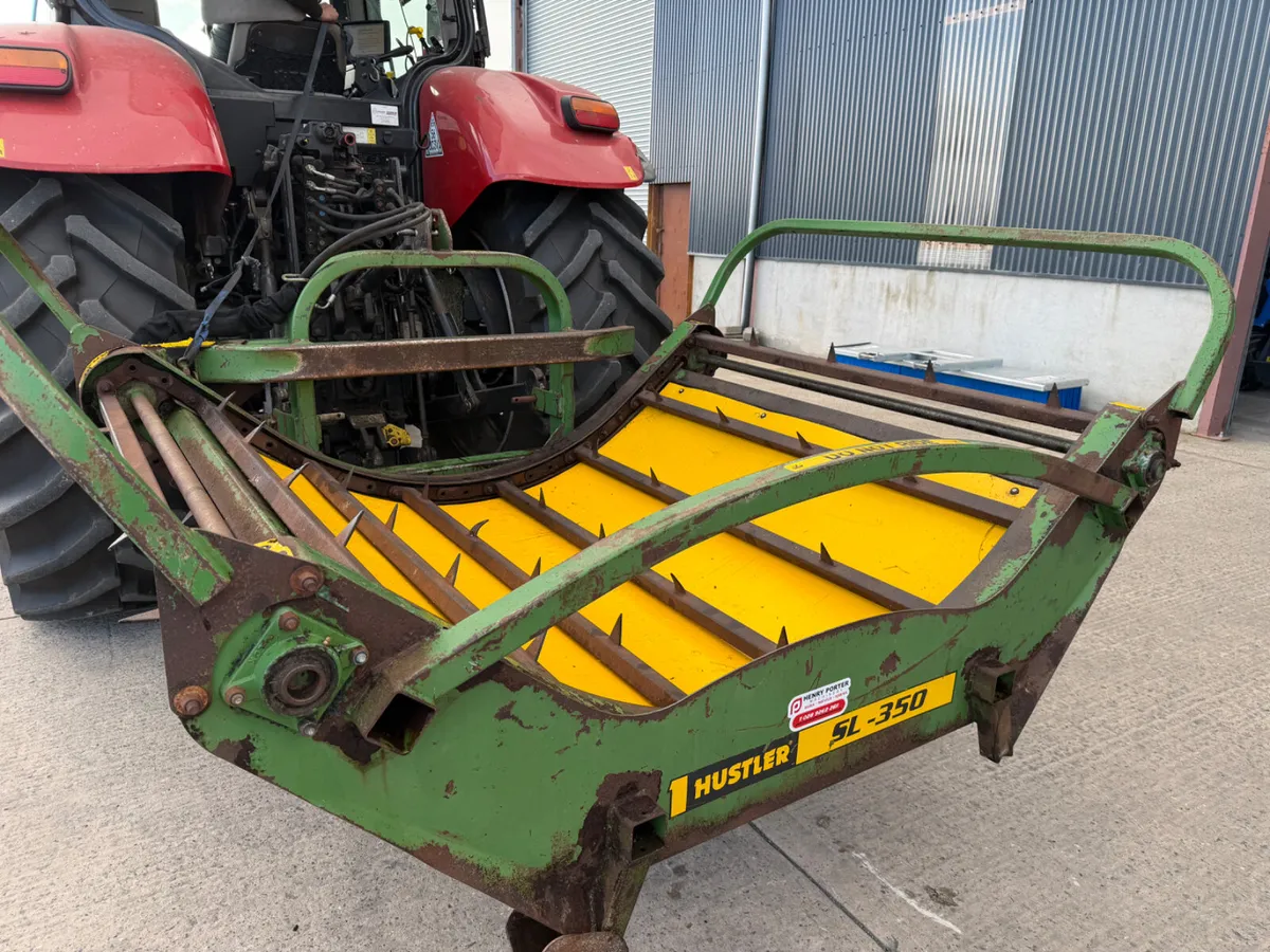 Hustler SL350 Bale Feeder Unroller - Image 3