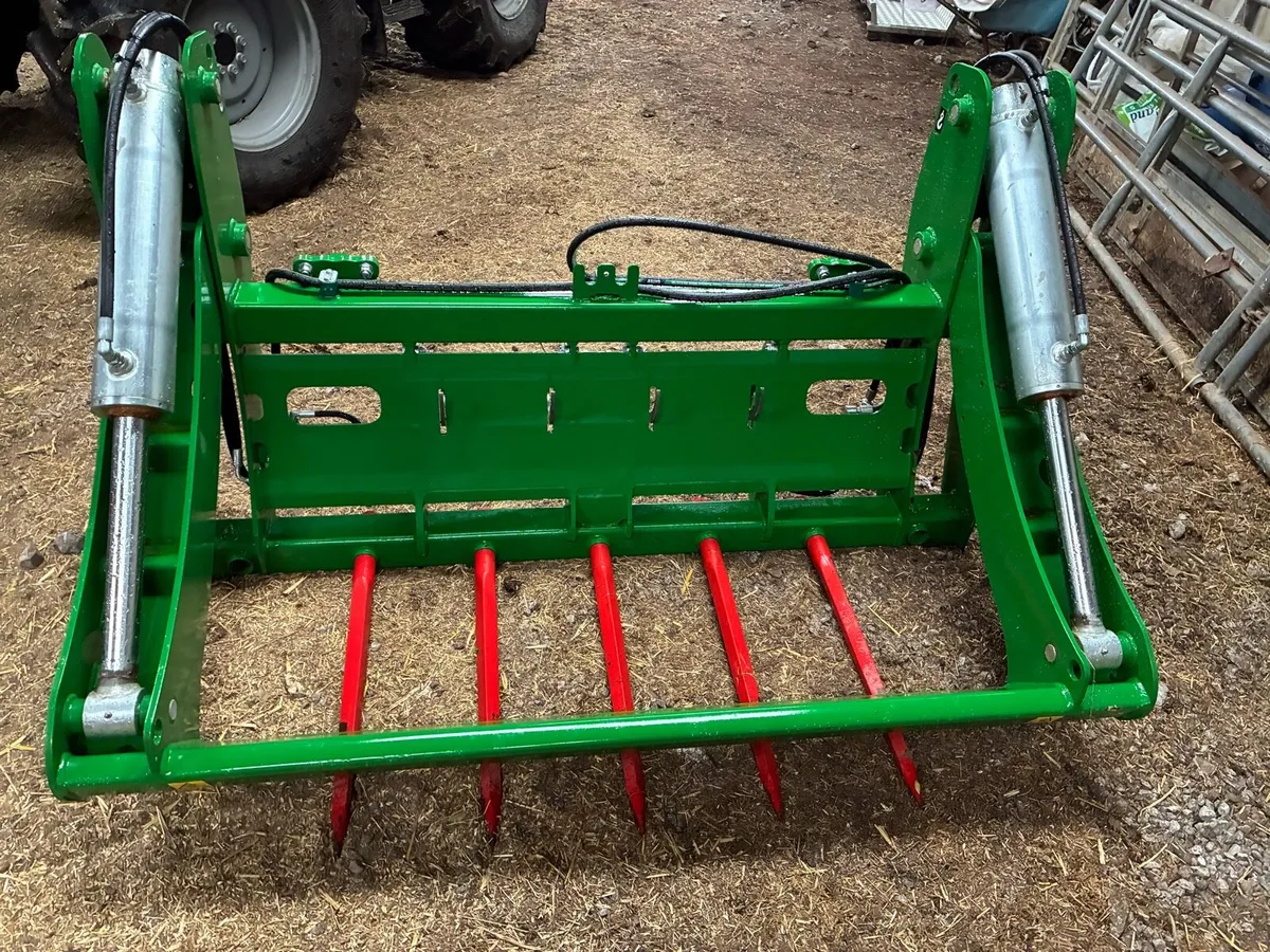 Cashel bale shear with wrap retainer - Image 4