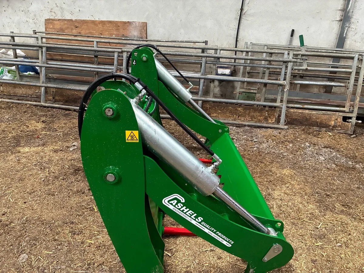 Cashel bale shear with wrap retainer - Image 1