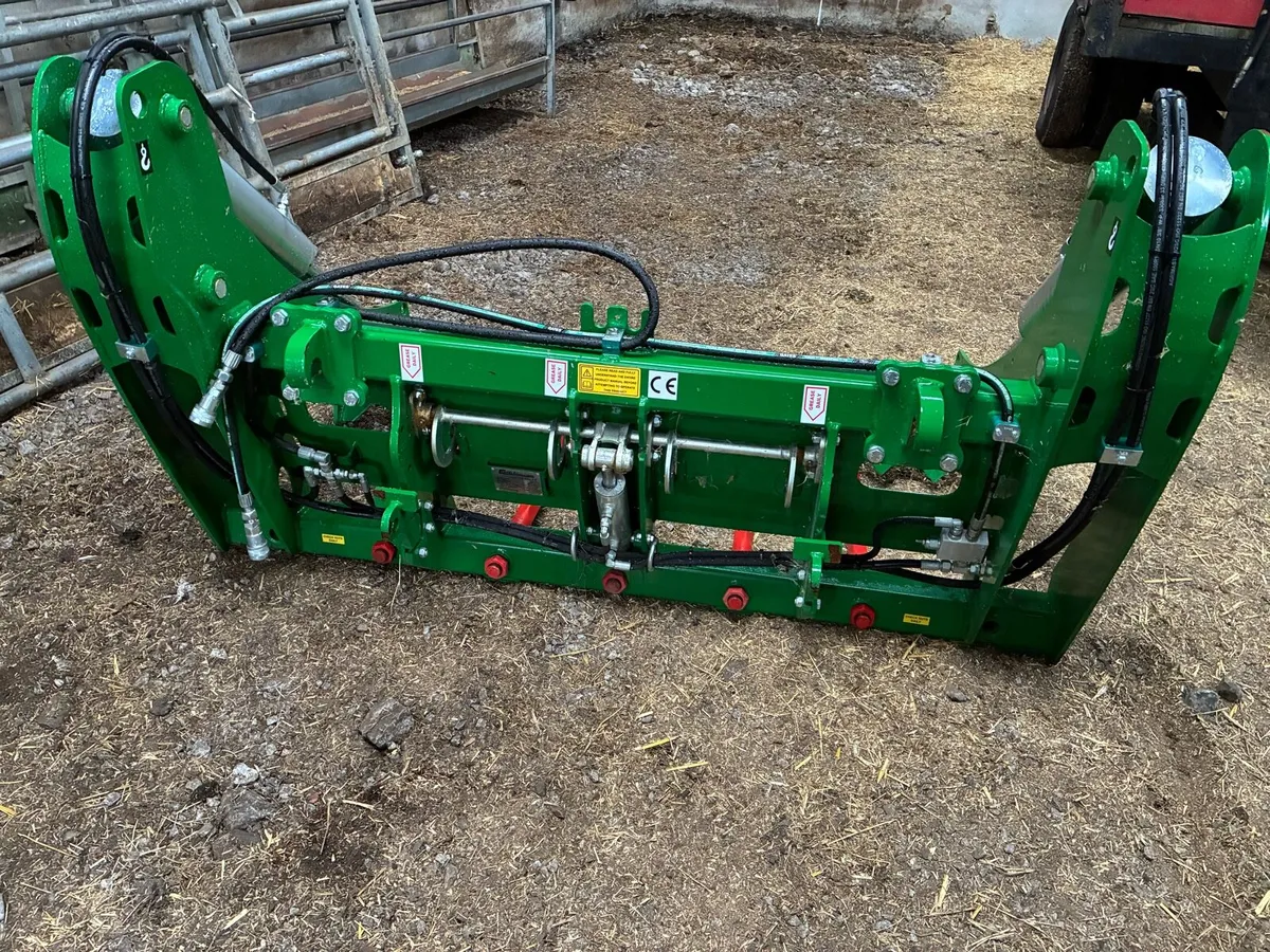 Cashel bale shear with wrap retainer - Image 2