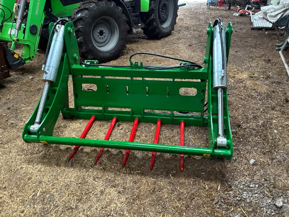 Cashel bale shear with wrap retainer - Image 3