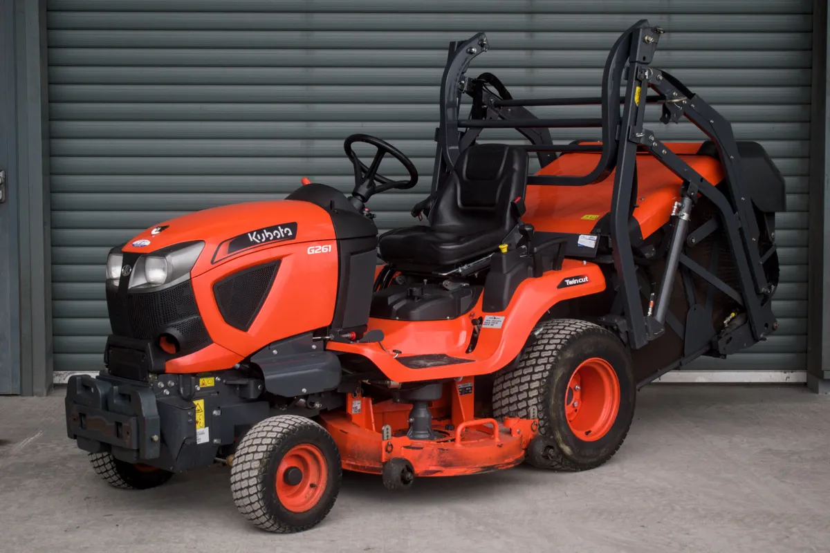 2020 Kubota G261HD Ride-On Lawnmower - Image 1
