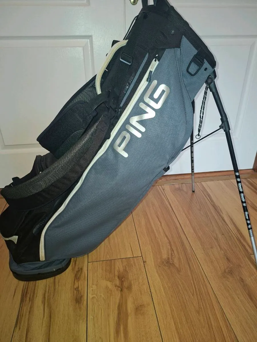Ping Hoofer Lite Stand Bag - Image 1