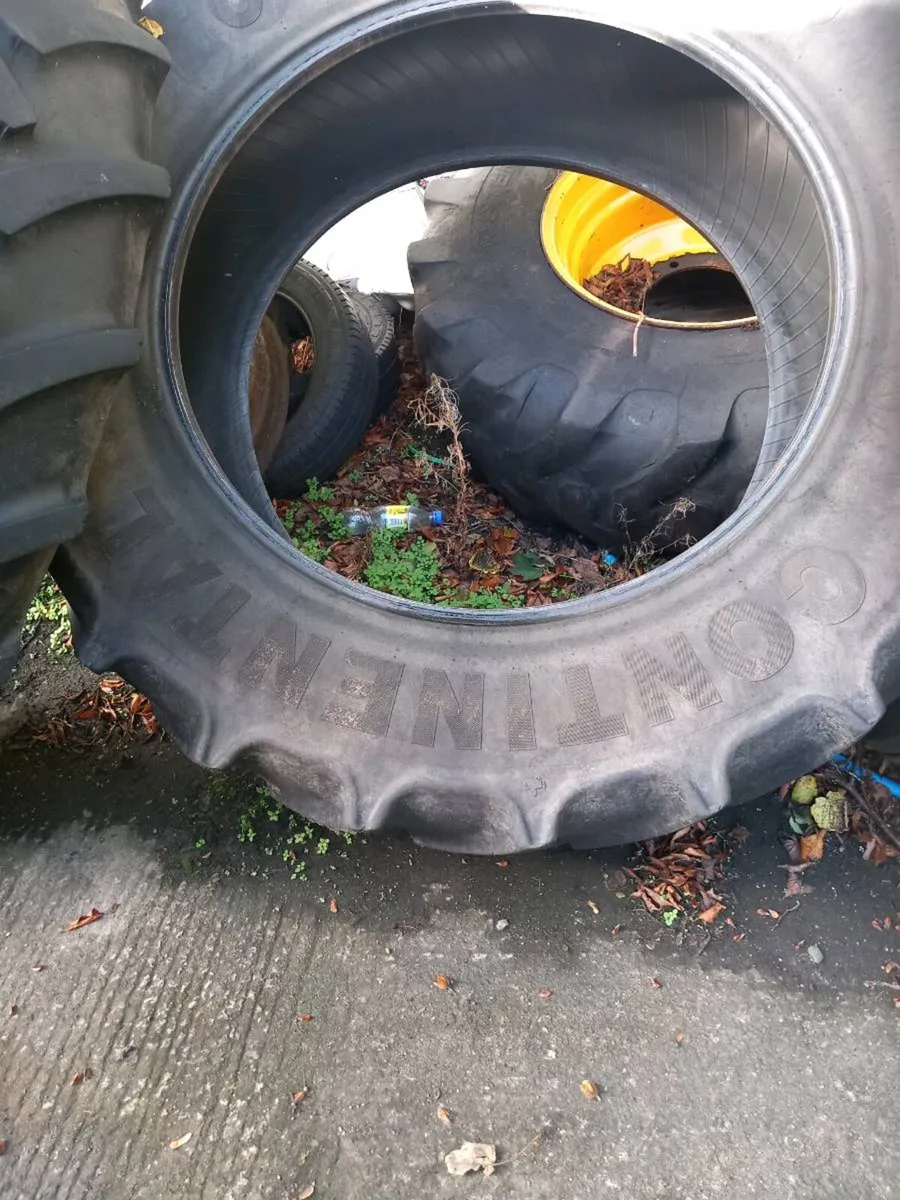 2 x Tractor tyres 420 85 R38 - Image 1