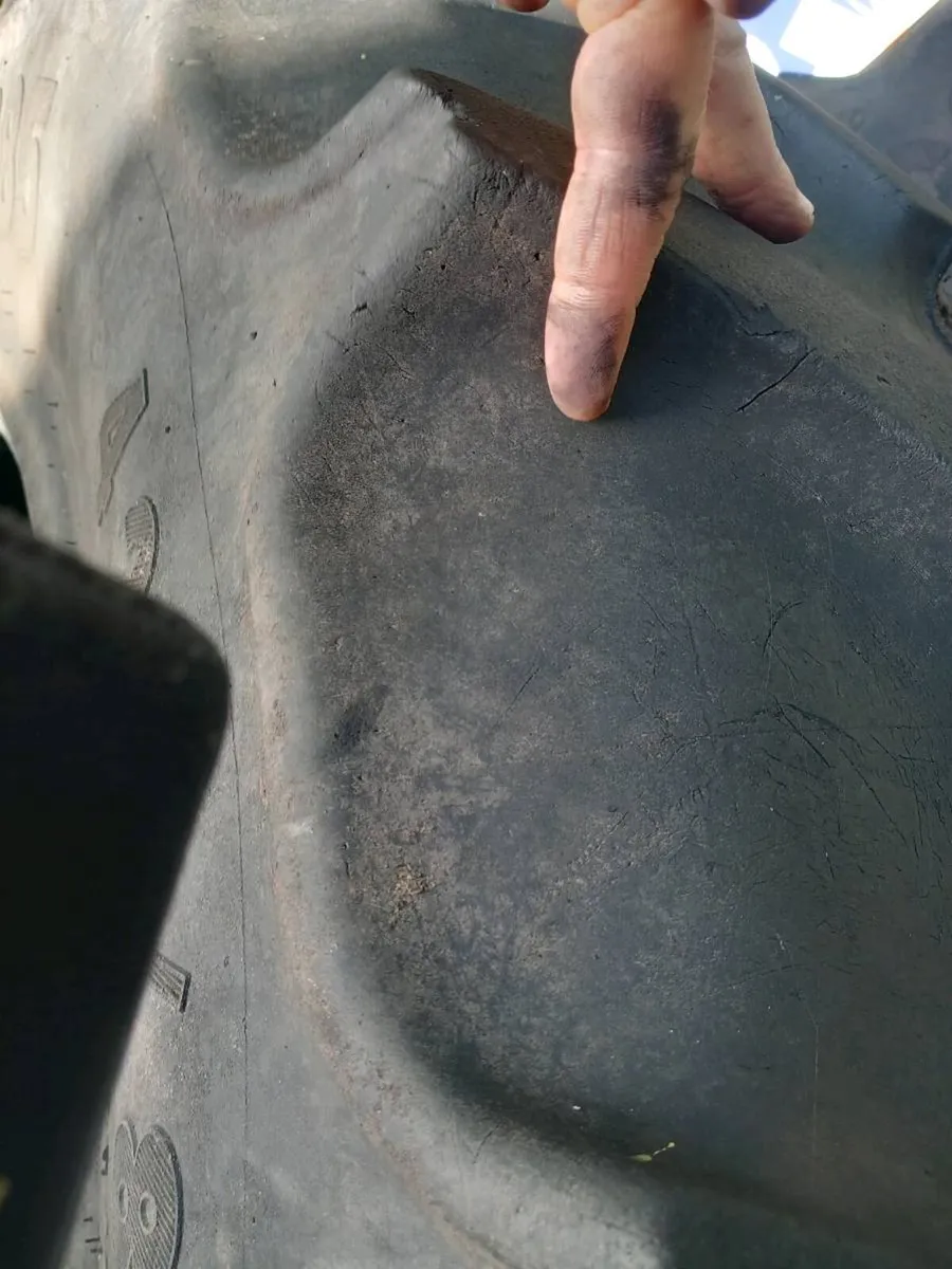 2 x Tractor tyres 420 85 R38 - Image 3
