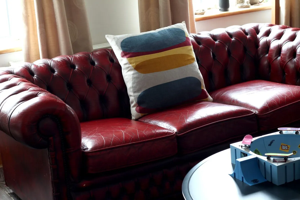 Classic Red Leather Chesterfield 3 Seater Sofa - Image 2