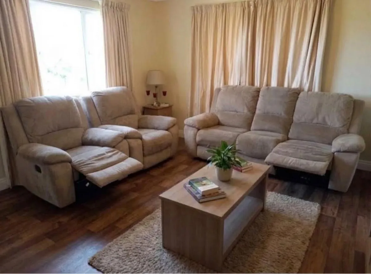 Suite of furniture - Image 3
