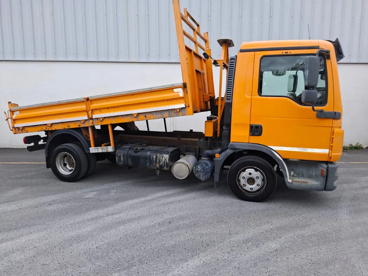 Man Tipper 7.5ton - Image 1