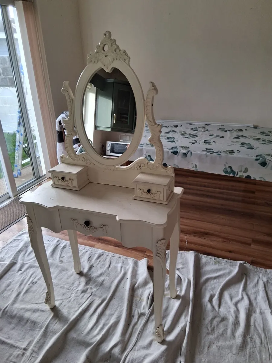Bedroom  dresser - Image 1