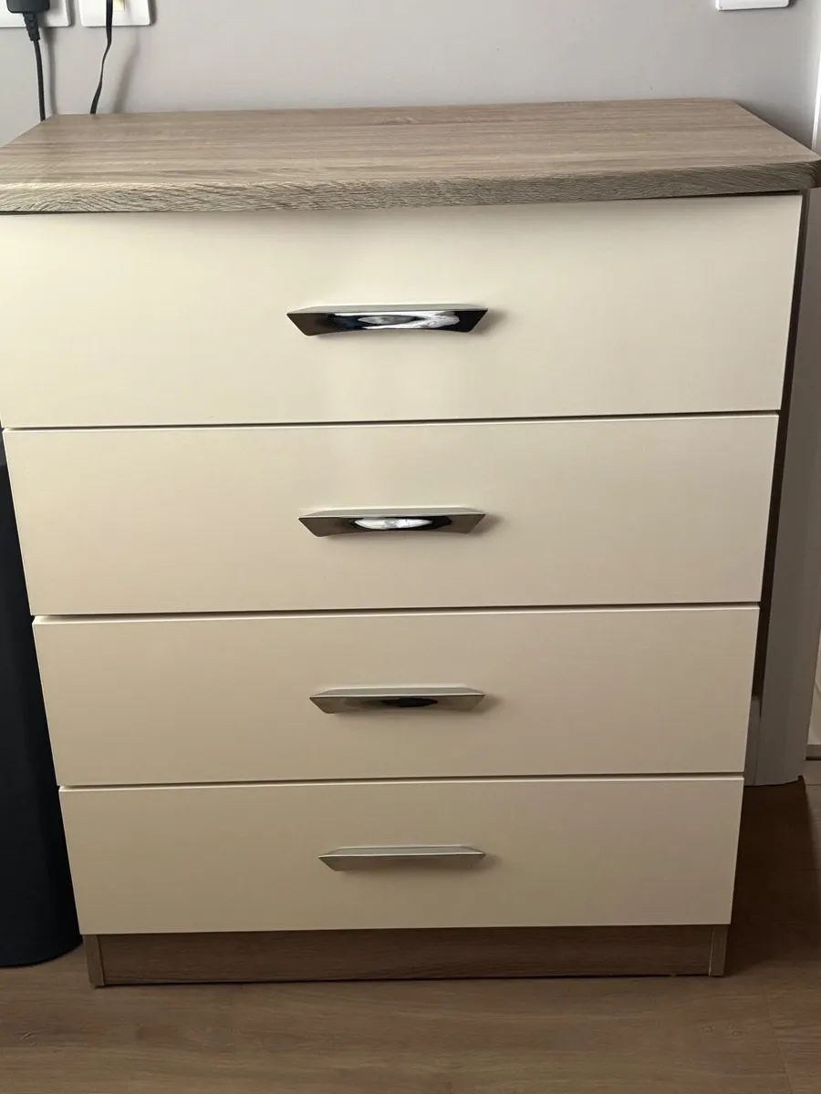 Chest of drawers - Image 2
