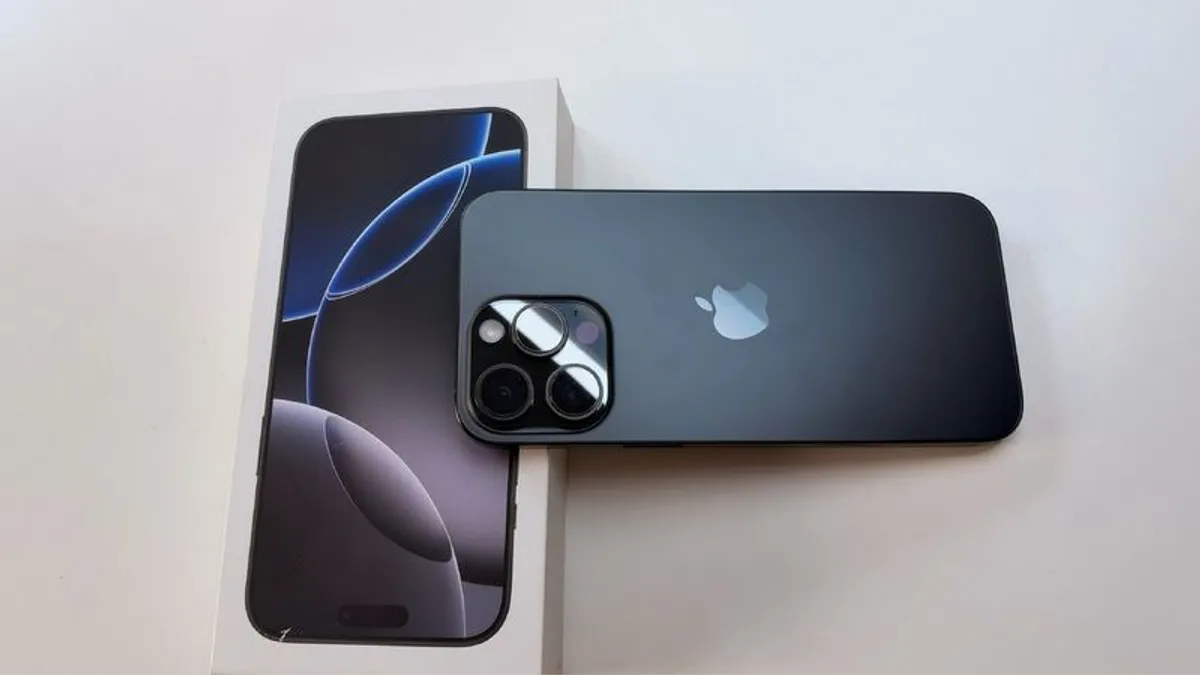 iPhone 16 Pro Max Black Titanium 256GB - Image 3
