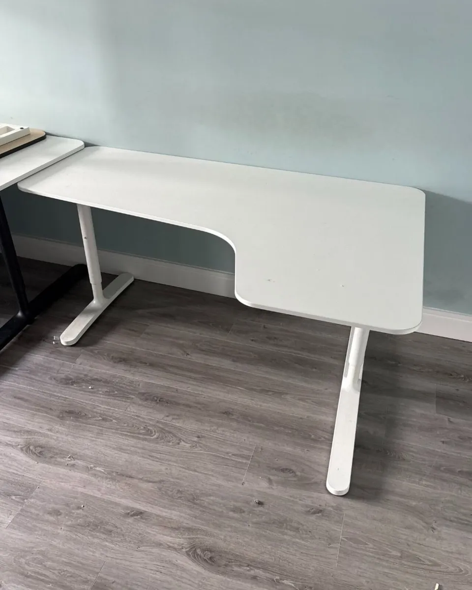 White Corner Office Desks for Sale
