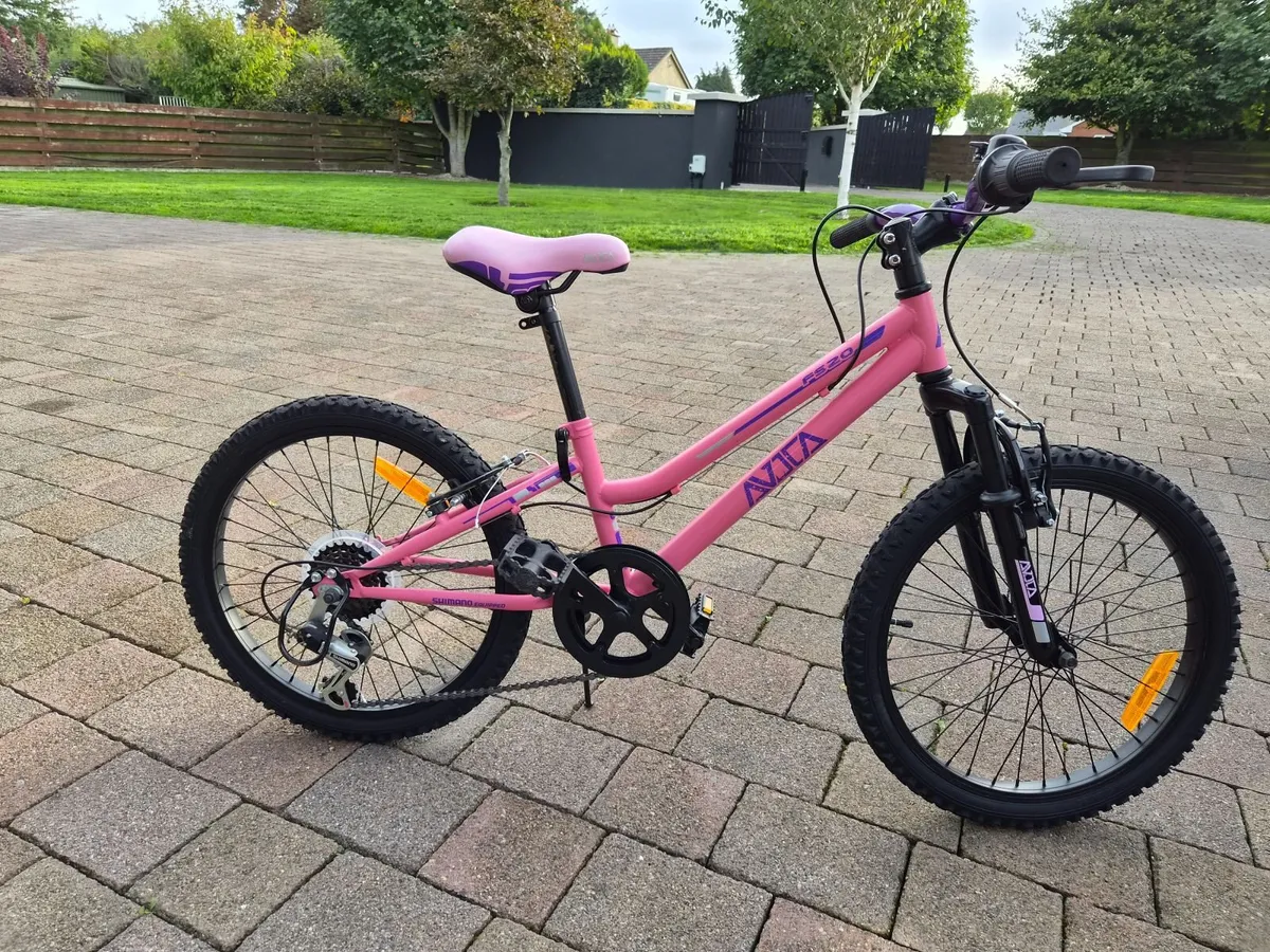 Childs 20" bike. - Image 1