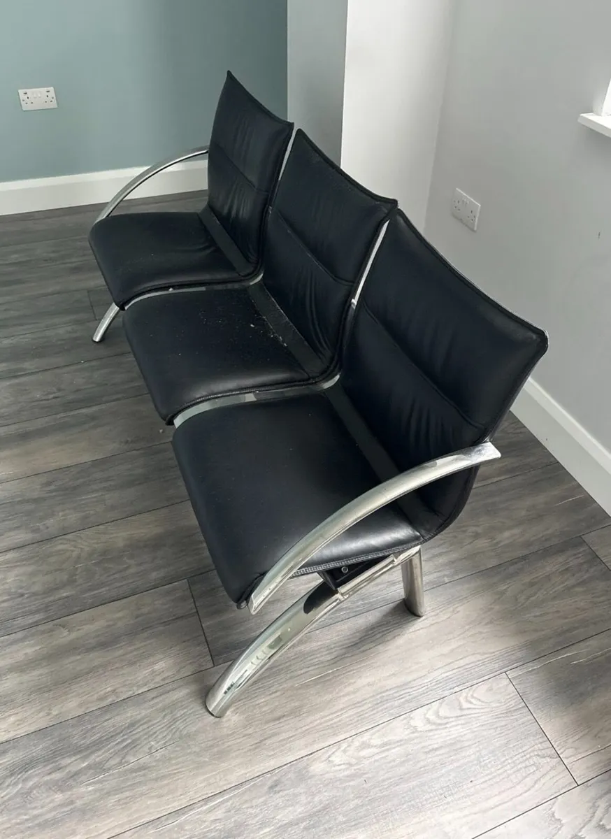 Bench & set of 4 black chairs - Image 2