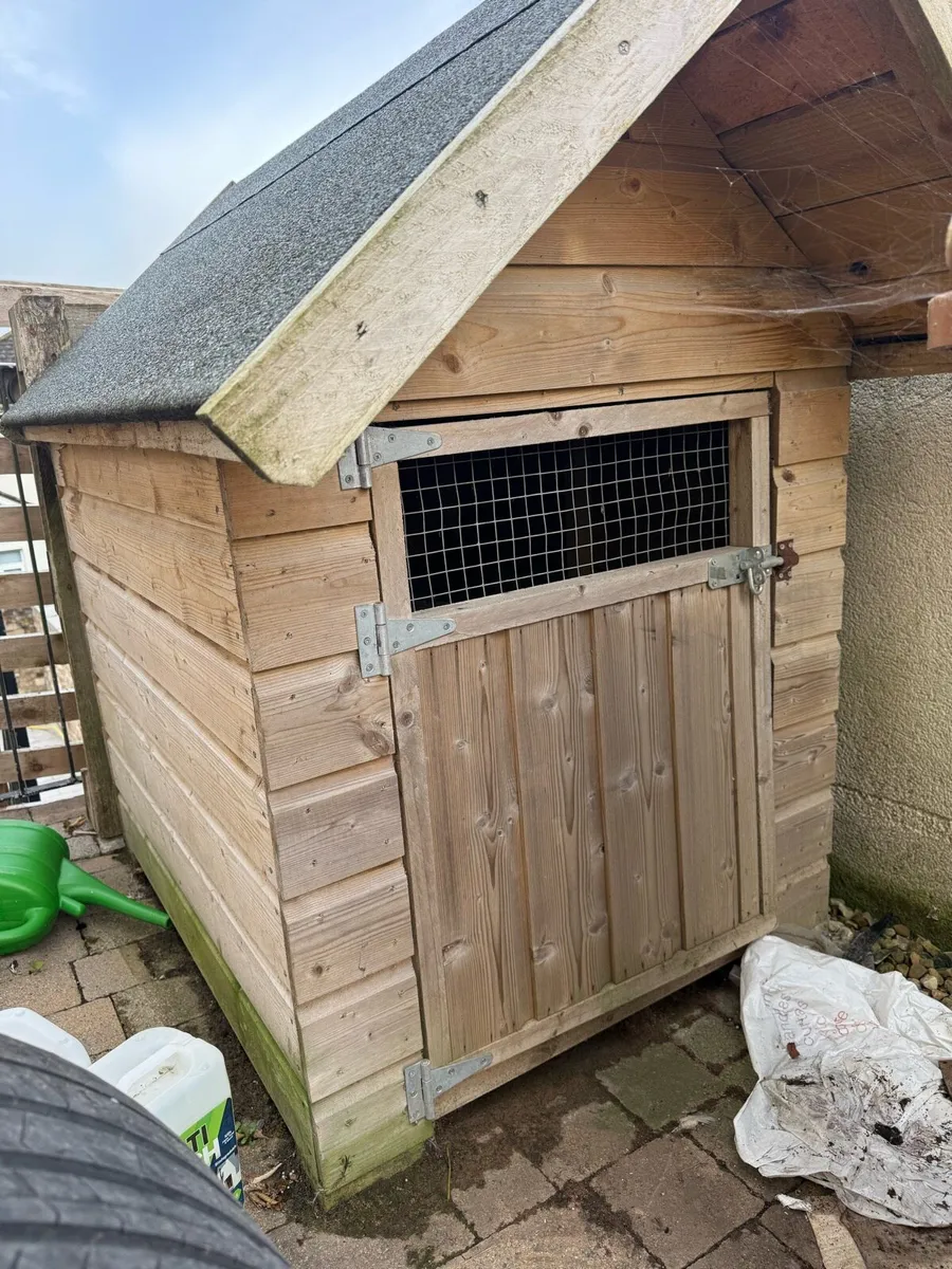Dog kennel - Image 1