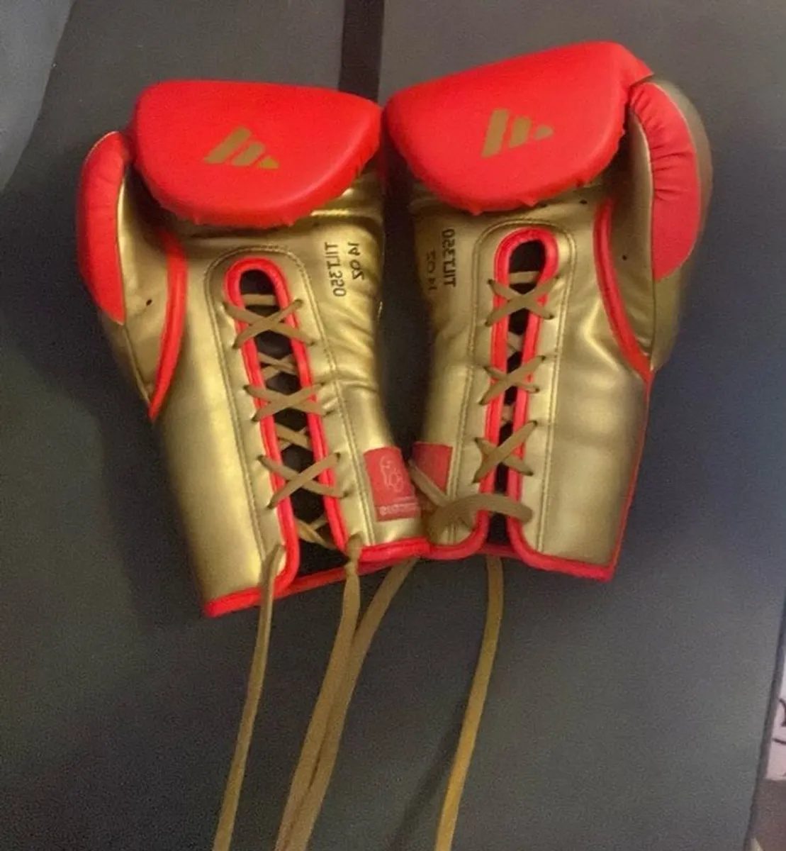 boxing gloves - Image 1