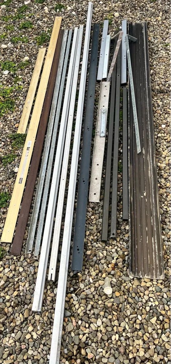 Over 20 aluminium profiles - Image 2