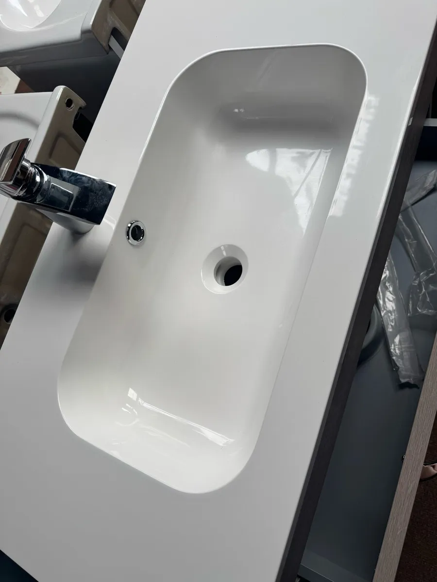 Clearance Deal - 800mm Grey Oak Vanity Unit & Tap - Image 2