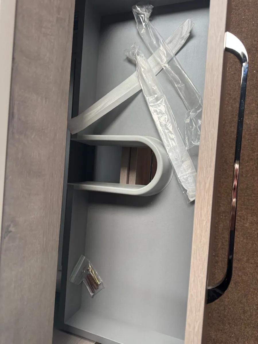 Clearance Deal - 800mm Grey Oak Vanity Unit & Tap - Image 4