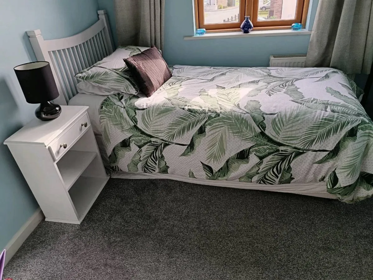 Single bed - Image 2