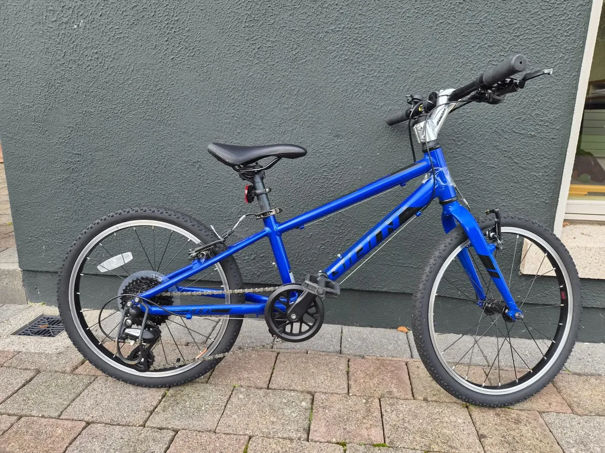 Childs 20" bike. - Image 1
