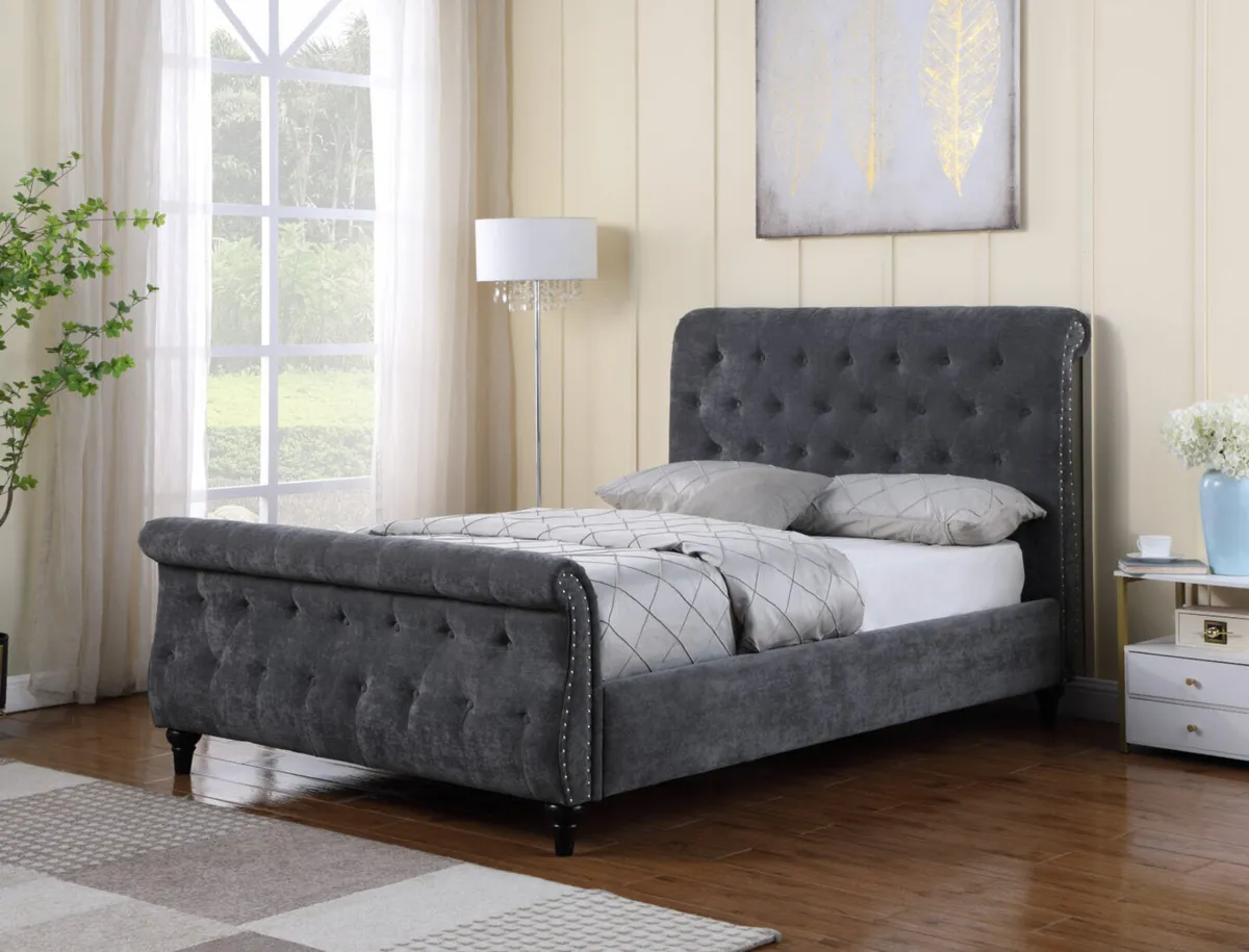 **Up to €400 off Swan Double and Kingsize Beds** - Image 1