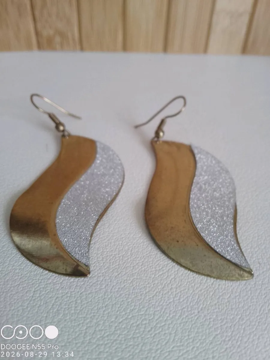 Women's Vintage Earrings - Image 3