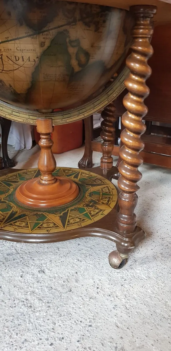 Globe drinks cabinet - Image 2